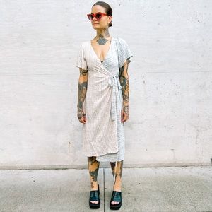 RIBELLION/NWT Women's Wrap MIDI Dress Muted Gingham Pattern Grey Light Tan sz XS